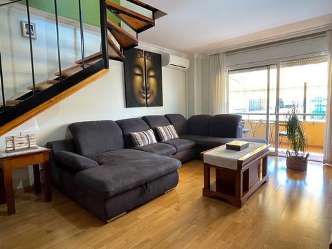 Penthouse en duplex à vendre sur la rue Ter qui dispose d’un hall d’entrée, d’un salon avec accès au balcon, d’une cuisine indépendante également équipée avec accès au balcon avec buanderie extérieure dans un placard fermé, d’une chambre double, d’un...