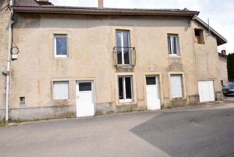 COTEAUX DU LIZON (Saint Lupicin), Semi-detached house of 115 m² of living space and heated. Composed on the ground floor: A garage, a large living room (boiler room), 2 rooms, 2 cellars, upstairs an entrance, a kitchen, a bathroom, a living room open...