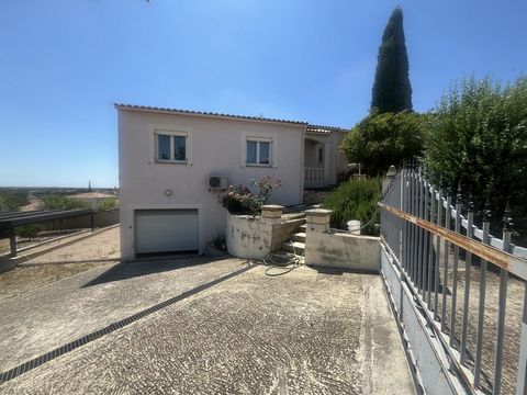 Exklusivität! BELLEGARDE - in einer ruhigen und begehrten Gegend bieten wir Ihnen diese schöne Villa von 115 m2 mit atemberaubendem Blick auf die Alpilles, Arles und die Madonna de Bellegarde. Diese Villa besteht aus einem schönen, hellen Wohnzimmer ...