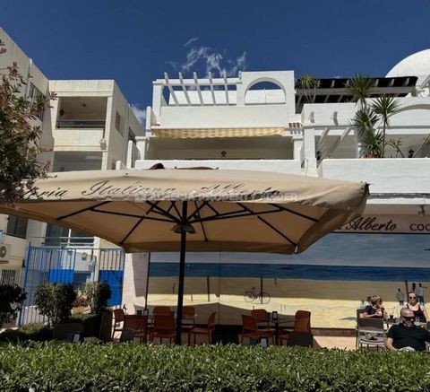 Urbanización Marisol: Excelente apartamento en primera línea que está muy bien presentado y ofrece las vistas más espectaculares al mar y a la playa. El apartamento está situado en una de las zonas más solicitadas de Mojácar Playa, Las Ventanicas, y ...
