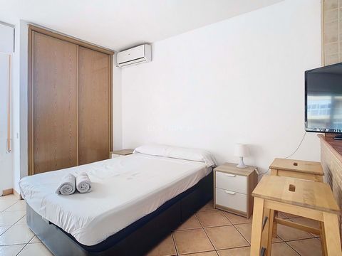 ATTENTION INVESTORS! Here I present a studio in Gamonal, a studio where it is currently rented for $100 per night, it is composed of an equipped kitchen, bathroom, terrace, double bed, sofa bed, built-in wardrobe. The urbanization is closed and has a...