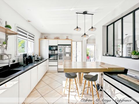 Maison à vendre Périgny Centre-Ville (17) 7 pièces, 188m2, parcelle 900m2, garage, piscine, dépendance