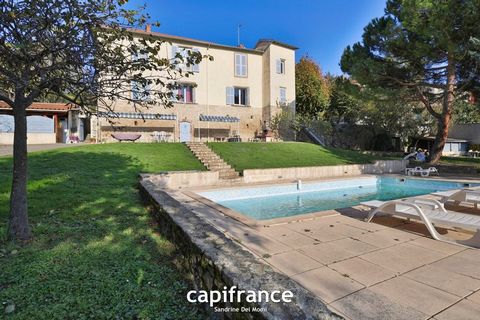 Appartement de 175m² avec jardin et picsine au coeur du bourg de Vaugneray