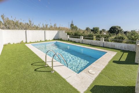 Después de una jornada disfrutando de vuestro deporte acuático favorito, esta villa os permitirá recoger cómodamente vustros equipos de surf o kite antes de pasar a relajaros y refrescaros en la piscina privada. La piscina de agua salada mide 6 x 3 m...