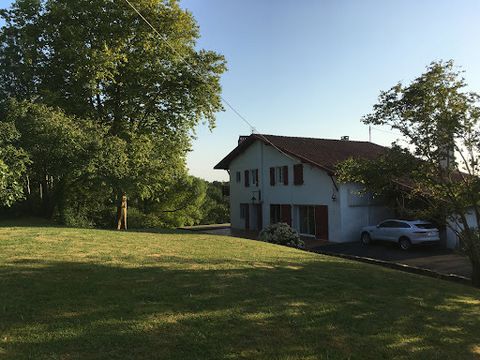 Retrouvez l'ensemble de nos biens sur notre site. SARL Hêtre Immobilier au capital de 12 000 euros - 882 600 992 R.C.S. Bayonne. Siège social : 124, route de Saint-Pierre d'Irube 64990 Villefranque. Carte professionnelle no : CPI ... délivrée le 22/0...