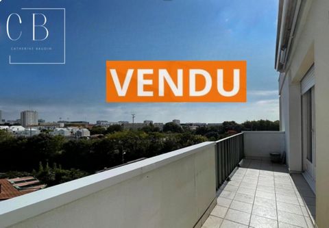 Appartement 5 pièces Balcon Garage Cave La Rochelle
