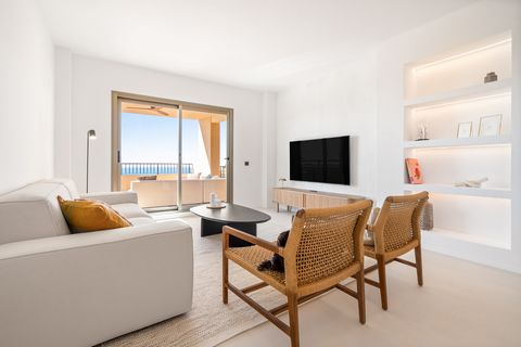 Experience one of the most spectacular panoramic views in all of Marbella from this newly renovated, fully furnished corner apartment — a refined blend of elegance and comfort. Discover 119m² of beautifully designed living space, where a contemporary...