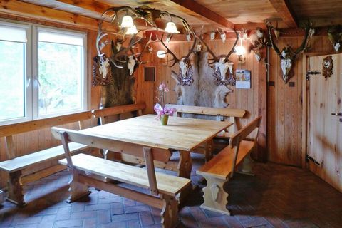 Spacious house with sauna and fireplace, just a few kilometers from the lagoon of Szczecin! Two families of friends will find an ideal holiday home here: children will enjoy spending the night in the large open gallery with four beds and have pajama ...