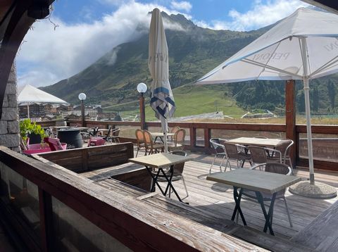 Fond de commerce en plein centre de Tignes le Lac. A proximité des commerces et pistes ainsi que l'école de ski.