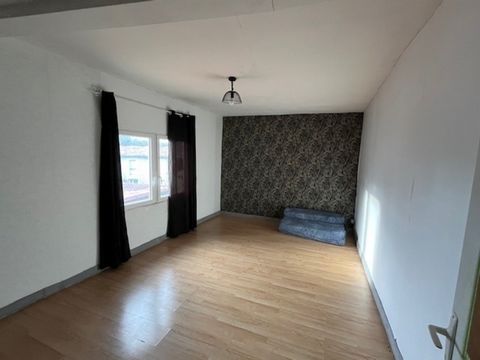 Appartement 80m² centre ville SAINT JEAN D'ANGELY (17)
