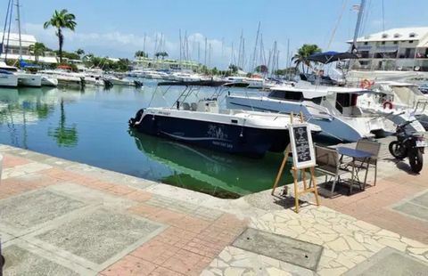 MARINA DU GOSIER Appartement de 51 m² hors terrasse avec jardin privatif + place parking