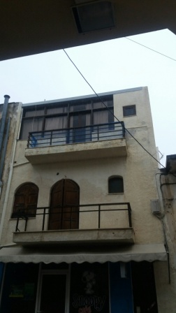 Sitia A three storey building with basement for sale in Sitia. The ground floor is 29m2. It has an open plan area and a W.C. An internal staircase leads to the basement which is also 29m2. The first floor has a separate entrance and consists of a stu...