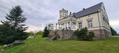 From 1917 to 1939 in the possession of the Gmurowski family. The name of the village was then changed to Gmurowo. The currently existing eclectic - neo-Renaissance palace was built in 1871. A large park with a small pond surrounds the palace from the...