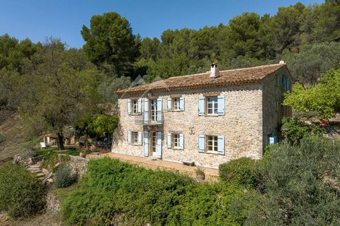 This charming 19th century old Mas is set on approx. 11 hectares of breathtaking grounds with a fabulous pool area and spectacular bucolic vistas in all directions. Located on the hills of Callas this charming residence is wonderfully secluded yet wi...