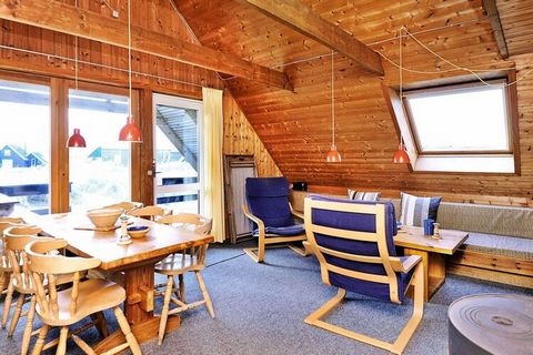 Casa de vacaciones ubicada en una parcela de dunas abierta. Hay muchas oportunidades para realizar actividades en la zona. Tomemos, por ejemplo, un viaje en barco por el fiordo Ringkøbing. No se alquila a grupos de jóvenes.