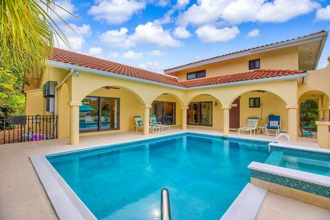 Welcome to your dream waterfront paradise at 266 E Seaview Drive, nestled in the heart of the scenic Duck Key community, in the Florida Keys. This extraordinary 3-bedroom, 4-bathroom home is an epitome of modern luxury and elegance.As you enter, you ...