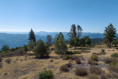 Discover the Perfect Canvas for Your Dream Home! This 40+ acre parcel embraces expansive, breathtaking vistas unlike any other. Enjoy unmatched views that stretch as far as the eye can see, providing a sense of serenity and connection with nature tha...