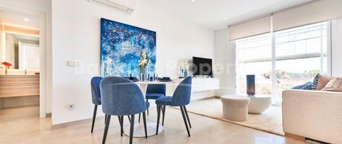 Modern apartments with community pool in Cala d'Or Introducing a captivating development of 2-bedroom apartments, nestled in the heart of Cala d'Or. Designed in the charming Mediterranean style with a predominant white color palette, this property of...