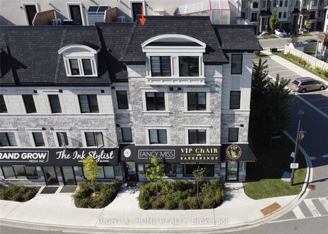 This Rare Work&Live Townhouse features a spacious commercial unit at 729 sq ft zoned retail/office. The top portion features a very rare 3 bed 4 bath 2000 sq ft townhouse with two rooftops with gorgeous city views! A Must See! Perfect for investors l...