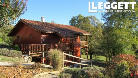 80783LH46 - Magnificent detached and elevated 3 bedroom property with stunning views . Centrally heated and with wood burning stove this freehold has a prime location on the Souillac Golf & Country Club's quiet and picturesque La Truffière hamlet. Lo...