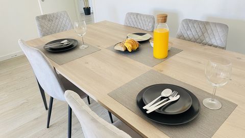 CACÉM- Spectacular apartment, with 2 bedrooms and 1 bathroom and 1 living room and fully equipped kitchen with state-of-the-art kitchen appliances and utensils. The beds are equipped with linen, ideal for a good night's rest. The apartment has 1 bath...