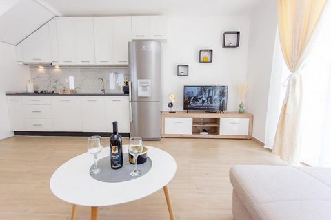 Holiday House Sea La Vie is a stylish, modern, newly built home in the Mlini suburb of Dubrovnik. The house is bright, airy and spacious and benefits from all modern conveniences including SMART television, air conditioning and wifi throughout. The h...