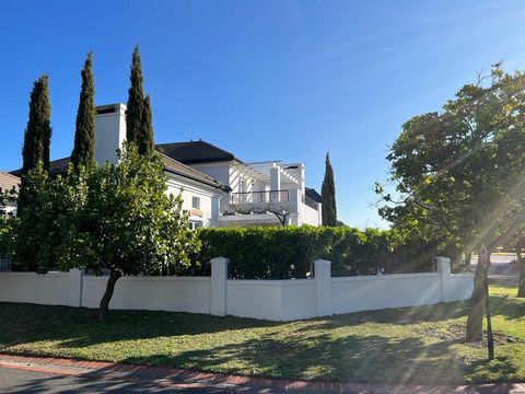 Modern, spacious home within the exclusive Val de Vie Winelands Lifestyle Estate, caters for the whole family. Val de Vie estate is a multi-award-winning security and lifestyle estate located in the heart of the Cape winelands district. Boasting a pl...