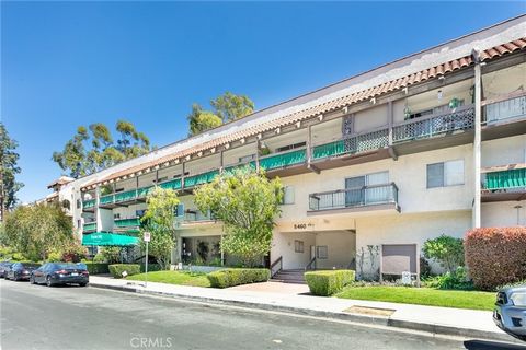 Cute 2 bedroom, 2 bathroom unit in the amazing Encino Oaks community. Unit features two bedrooms on opposite wings, one with a full bath and the other with a 3/4 bath, plenty of closet space and central AC with nest thermostat. Kitchen has granite co...