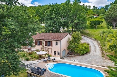 On the hillside of Dausse, in a wooded hamlet is this contemporary house with a magnificent view of the valley. A living-dining room with a wood-burning stove which heats the whole floor. French window opening onto the south-facing terrace with barbe...