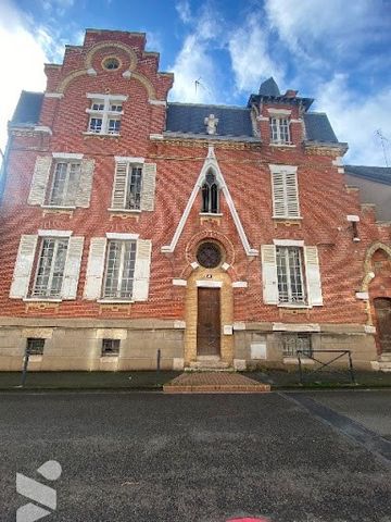 Immobilier.notaires® and the notarial office Latil Notaires, SAS à associé unique offer you:Mansion for sale in Immo-interactif- - - Surface area of approx. 280 m². Complete rehabilitation to be expected.- - - - multiples of 5,000 euros.- Reception o...