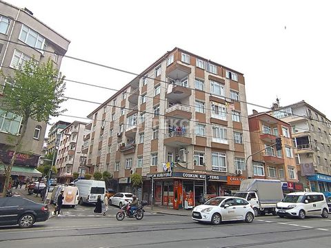 Apartamento cerca del transporte público en Estambul Güngören. Este apartamento listo para mudarse en el primer piso está ubicado en un barrio decente del distrito Güngören de Estambul. Está a 30 m de la calle principal y a 50 m de la estación de tra...
