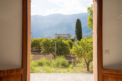 Charming house with mountain views in Soller House in original condition with fantastic mountain views This house in original condition can be found in the immensely popular Soller on the north-west coast of Mallorca. Here you are surrounded by mount...