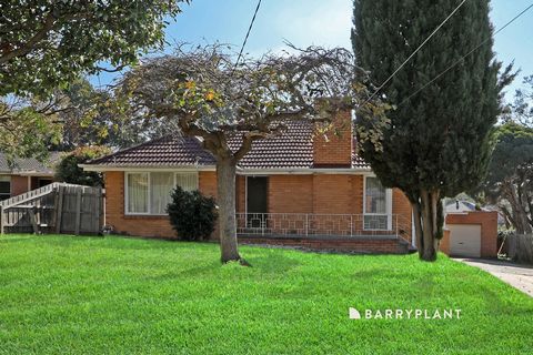 Presenting an excellent opportunity for 1st home buyers to enter the real estate market with this affordable triple fronted, 3 bedroom, 1 bathroom brick residence in a quiet court. Alternatively if you are looking for a premium parcel of land to buil...