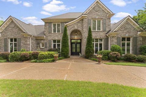 Welcome to suburban luxury in Germantown's coveted Dogwood Grove.This home boasts lush landscaping and upscale features:smooth ceilings, hardwood flrs, granite and automatic outdoor lighting. 4BR, bonus rm w/wet bar, 3.1BAs, 3fireplaces and plenty of...