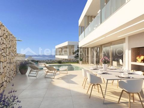 Experience supreme comfort and elegance in this modern villa located on the beautiful island of Brač, just a few steps from the sea. With the completion of the works scheduled for the summer of 2024, this villa enchants with its combination of contem...
