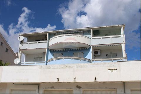 Location: Ličko-senjska županija, Novalja, Vidalići. NEW ON THE MARKET - TWO APARTMENTS Two apartment units are for sale SECOND ROW TO THE SEA in Vidalići on the island of Pag. The apartments are located on the second floor of a residential building ...