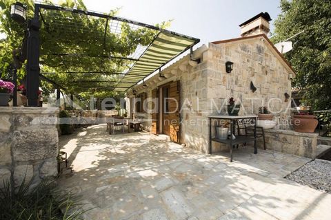 This extraordinary stone property is located near the center of Rogoznica. It has been thoroughly renovated from the ground up and adapted to a modern lifestyle. During the renovation, new walls with a thickness of 60 cm were made with insulation, st...