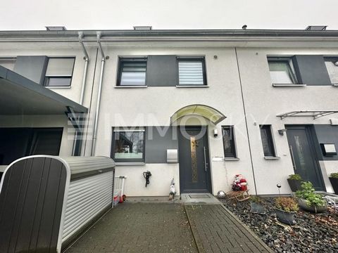 Exclusive terraced house in Seelze-Süd - Living on three floors with plenty of space and comfort Welcome to your new home! This spacious terraced house offers a living area of 140 square meters and extends over a total of 5 rooms on 3 floors. On the ...