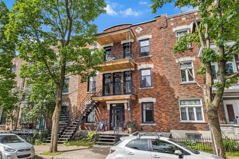 Discover this beautiful bright, recently renovated, charming undivided co-ownership in one of the most sought-after locations in Montreal. It features a renovated kitchen open to the living room, a renovated bathroom, a bedroom open to a large office...