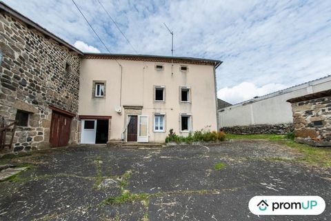 Imaginez votre futur dans cette charmante maison ancienne de 80 m², située au cœur du pittoresque village de Saint-Étienne-du-Vigan. Mitoyenne d'un côté, cette demeure offre un cadre de vie paisible et authentique, idéal pour les amoureux de la campa...