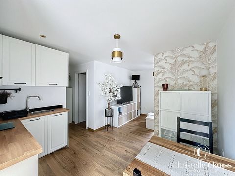 WANGEN Exclusively in your Christelle Clauss agency, come and discover this superb studio of 24m2 nestled in an atypical condominium of only 3 lots built in 2012, 3 minutes from Marlenheim. The apartment was renovated in 2024, sold fully furnished. I...