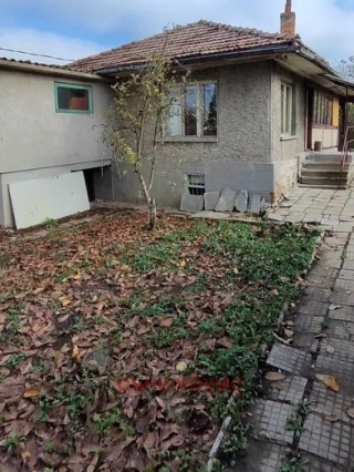 Price: €20.100,00 District: Dobrich Category: House Area: 60 sq.m. Bedrooms: 2 Bathrooms: 2 Location: Countryside Нouse on two levels - 60 sq.m. in the village of Dobri Tyal. The house has the following distribution: First level - entrance hall, livi...