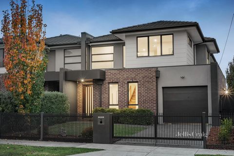 Set a superb stage for low maintenance family living with this generous 4 bedroom + study 3 bathroom contemporary home. Introducing warmth within using European Oak floors, this in vogue residence showcases a huge entry foyer, a fitted study area, a ...
