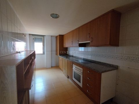 Are you looking to acquire your own apartment in Finestrat? This is your chance to do so. We present to you this charming residential apartment, with a surface area of 98.04 m², perfectly distributed and located in the picturesque town of Finestrat, ...