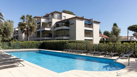 Located at the beginning of Cap d'Antibes, in a privileged environment, this exceptional apartment is nestled in the heart of a prestigious residence, offering an enchanting living environment just a few steps away from the beaches. Covering approxim...