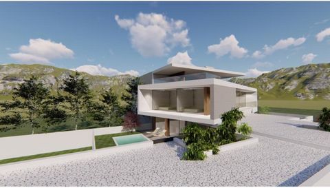 Land for sale with approved project for construction House with pool. Located just 200 meters from Madalena beach. Allows the construction of r/c, floor and recessed. Campaign: When purchasing this property, we offer 1 week of vacation in Madeira, Az...