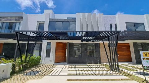   C’EST À VENDRE ! Belle maison de 3 chambres à coucher dans Residencial Rio Cancun Découvrez le luxe et le confort dans les moindres détails ! ️ 3 chambres (parentale avec salle de bain et grand dressing) 4 salles de bains (2 complètes + 2 demi-) Pl...