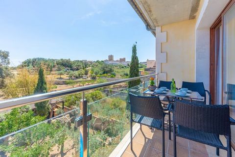 The exterior of the flat is designed to maximise the enjoyment of the Mediterranean climate. The property has an outdoor chlorine pool measuring 7.5 metres long by 3.5 metres wide, with a uniform depth of 1.70 metres, ideal for cooling off on hot day...