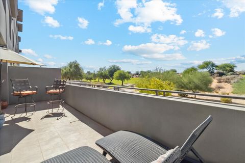 Nestled in the prestigious Landmark Community of Scottsdale, this charming 1-bed, 1-bath condo offers a luxurious and convenient lifestyle. With its generous 921 square feet of living space, this unit provides a perfect balance of comfort and style. ...