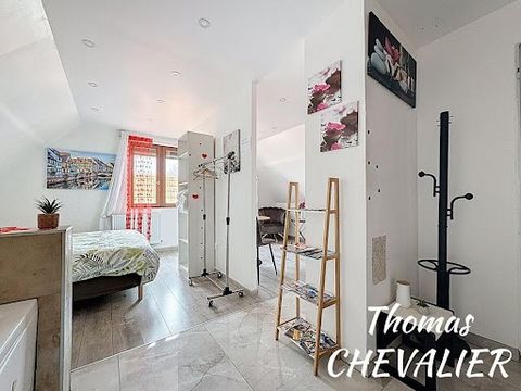 Thomas CHEVALIER offers for sale this architect's house renovated in 2022, located ''Avenue d'Alsace'' in Colmar. (NB: House SET BACK from the ''roads'', so quiet) Price 190,000 euros Built in 1952 and completely renovated in 2022, this atypical hous...